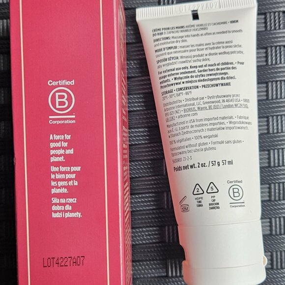 💥$5 ADD ON - NWT Arbonne Vanilla Cashmere Scented Shea Butter Hand Cream | 57ml - Picture 2 of 4